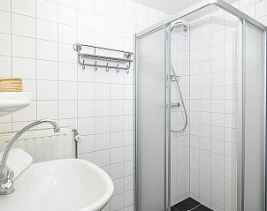 Meerblick im 4-Bett Cottage Zeeland in Wemeldinge, Zuid-Beveland. Genieen Sie die Natur in der Nhe dieses charmanten Ferienhauses.