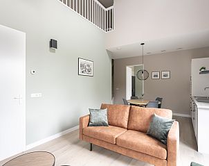 Gezellige woonkamer in vakantiehuis ZE1456 in Wemeldinge, Zuid-Beveland, Zeeland.