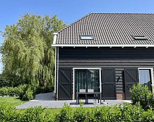 Open leefruimte in vakantiehuis ZE1456 in Wemeldinge, Zuid-Beveland, Zeeland.