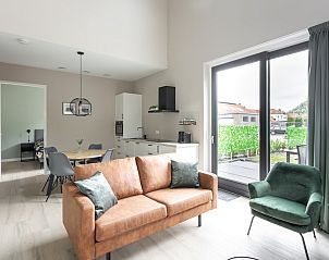 Uitzicht op de tuin vanuit vakantiehuis ZE1456 in Wemeldinge, Zuid-Beveland, Zeeland.