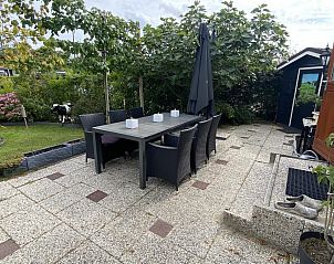 Buitenruimte van VZ900 Vakantiechalet in Baarland, ideaal voor ontspanning in Zuid-Beveland, Zeeland.