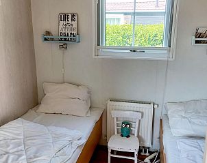 Guest house 640827 - Holiday property Zuid-Beveland - Vakantiehuis Gem�tliches Chalet mit Terrasse