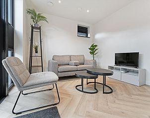 Ruime slaapkamer met tweepersoonsbed in vakantiehuis ZE1420, Nieuwdorp, Zuid-Beveland, voor ultiem comfort in Zeeland.