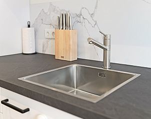 Comfortabele slaapkamer met eenpersoonsbedden in vakantiehuis ZE1420, Nieuwdorp, Zuid-Beveland, voor een goede nachtrust in Zeeland.