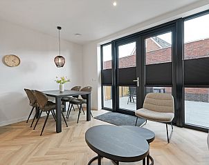 Buitenkant van vakantiehuis ZE1420, Nieuwdorp, Zuid-Beveland, met moderne architectuur in Zeeland.