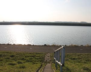 Rustgevende waterkant bij Vakantiehuisje in Vlake, Zuid-Beveland.