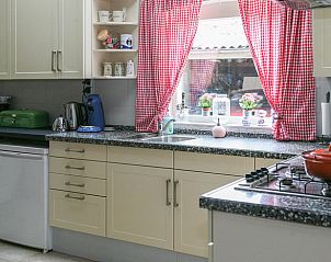 Volledig uitgeruste keuken in vakantiehuis Stolwijk, Alblasserwaard, Zuid-Holland.