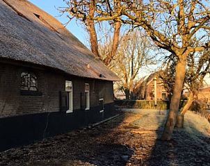 Authentieke boerderij bij Vakantiehuis in Stolwijk, met rieten dak in Alblasserwaard, Zuid-Holland.