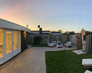 Helles Schlafzimmer mit Dachfenster im Ferienhaus ZH447, Ouddorp, Goeree-Overflakkee, Sdholland.