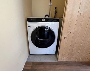 Belebte Strae mit Cafs in der Nhe VZ1114 Ferienwohnung in Ouddorp.