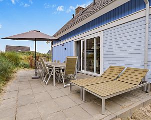 Luxe badkamer met bad in Strand Resort Ouddorp Duin, vakantiehuis in Ouddorp, Goeree-Overflakkee.