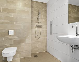 Kche und Essbereich in der Villa des Strand Resort Ouddorp Duin, Sdholland.