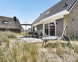 Modernes Badezimmer in der Villa im Strand Resort Ouddorp Duin, Goeree-Overflakkee.