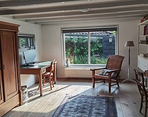 Ruime studeerkamer in Huisje in Goedereede, vakantieverblijf in Zuid-Holland.