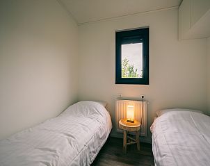 Guest house 661209 - Bungalow Goeree-Overflakkee - Vakantiepark Zeedijk 1