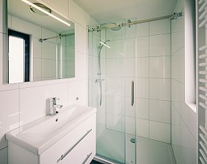 Guest house 661209 - Bungalow Goeree-Overflakkee - Vakantiepark Zeedijk 1