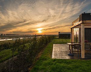 Guest house 661209 - Bungalow Goeree-Overflakkee - Vakantiepark Zeedijk 1