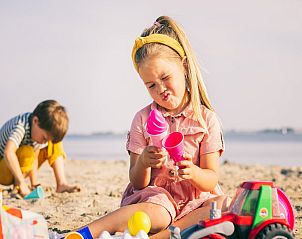 Guest house 661209 - Bungalow Goeree-Overflakkee - Vakantiepark Zeedijk 1