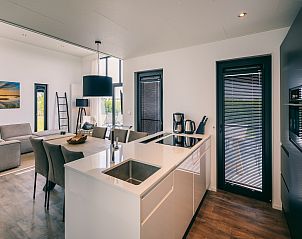 Guest house 661212 - Bungalow Goeree-Overflakkee - Vakantiepark Zeedijk 4