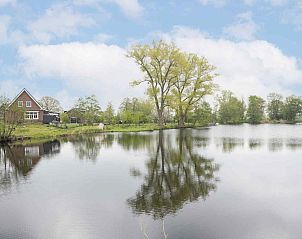 Stijlvolle keuken in vakantiehuis ZH017, Gouda, met moderne apparatuur en landelijke charme.