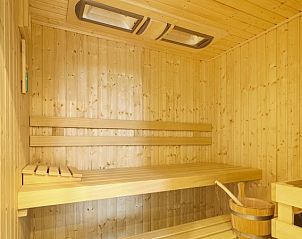 Guest house 670827 • Bungalow Groene hart • De Reeuwijkse Plassen | 4-persoons wellnesswoning | 4ELW 