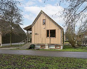 Detached house in Reeuwijk, vacation home in the Green Heart of South Holland, surrounded by nature and rustic charm.