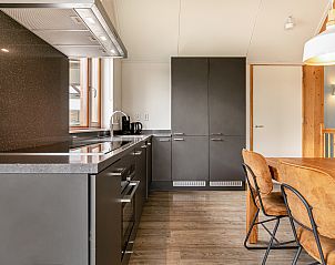 Verblijf 670843 - Bungalow Groene hart - De Reeuwijkse Plassen | 12-persoons waterwoning - Ravensberg