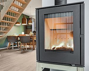 Strakke keuken in De Reeuwijkse Plassen, 4-persoons kinderwoning in Zuid-Holland.