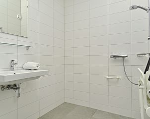 Verblijf 670877 - Bungalow Groene hart - De Reeuwijkse Plassen | 20-persoons waterwoning | 20C