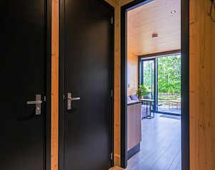 Ingang naar de woonkamer van Huisje in Boskoop, vakantiehuis in Boskoop, Zuid-Holland.