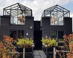 Buitenkant van Huisje in Boskoop vakantiehuis met unieke architectuur, Groene Hart.
