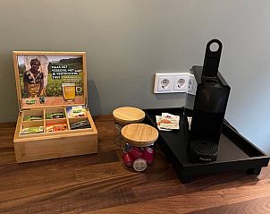 Koffie- en theefaciliteiten in Huisje in Nieuwkoop, een bed and breakfast in het Groene Hart, Zuid-Holland.