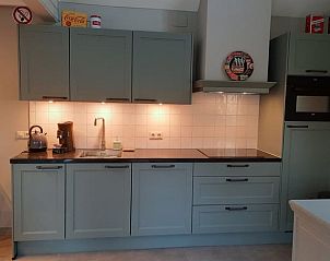 Moderne keuken in Vakantiehuis in Bergambacht, Groene Hart, Zuid-Holland.
