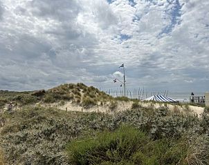 Duinlandschap bij Vakantiehuis Tapuit 6, Noordwijk, ideaal voor wandelingen aan de kust.