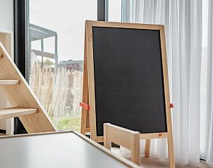 Meadow Kids 6 vakantiehuis in Zwartewaal, Zuid-Holland met speelhoek en krijtbord, ideaal voor gezinnen op Voorne Putten.