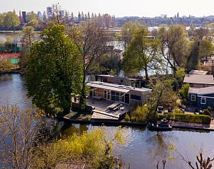 Vakantiehuis in Rotterdam, luchtfoto van de omgeving met natuur en water, vakantiewoning in Rotterdam eo, Zuid-Holland.