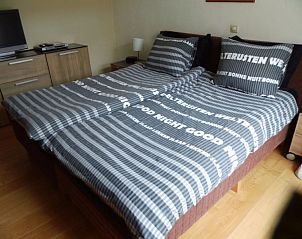 Comfortabele tweepersoonskamer in All Exclusive Apartments Dordrecht, Rotterdam regio.