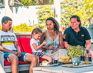 Vriendelijk ontvangst bij de receptie van Vakantiehuis Cottage 4, Dordrecht, Rotterdam eo, Zuid-Holland.