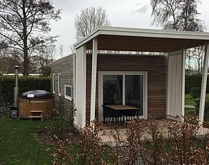 Verblijf 701126 • Vakantiewoning Rotterdam eo • Tiny Cottage Hottub 2+2 