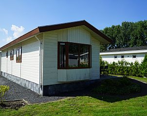 Charmant vakantiehuis Chalet in Dordrecht, Rotterdam, met ruime buitenruimte.