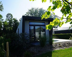 Chalet in Dordrecht, een serene vakantieaccommodatie in Zuid-Holland.