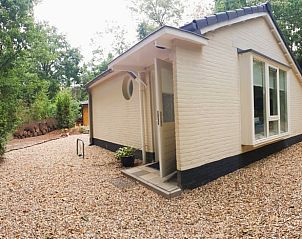 Voorzijde van Vakantiehuisje in Groesbeek, Rijk van Nijmegen, Gelderland met moderne uitstraling.